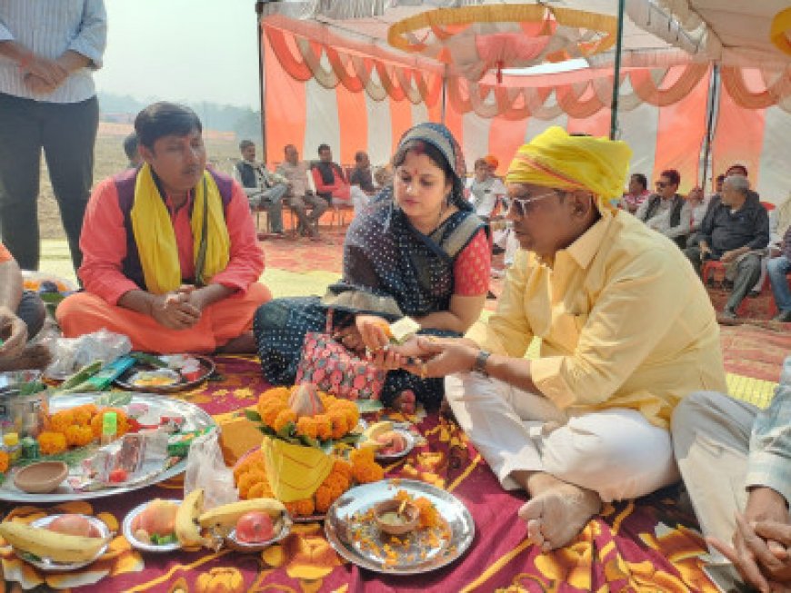 बलिया समाचार: जलेबी की सब्जी है यहां की खास, धनुष यज्ञ मेले में प्रधान ने किया भूमि पूजन